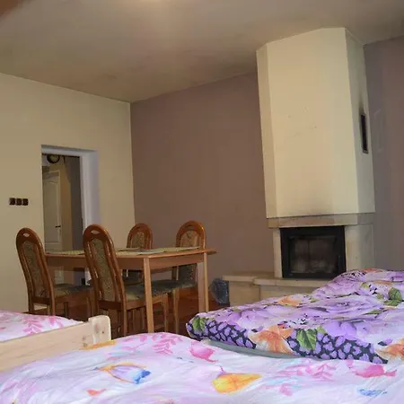 Villa68 Hostel *